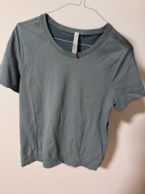 Athleta Short Sleeve Tee